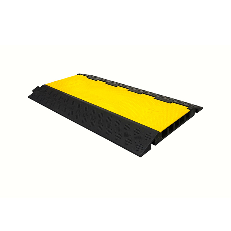 Gumová základna s vysokou nosností Pvc Flip Cover 5kanálový chránič kabelu pro velké zatížení