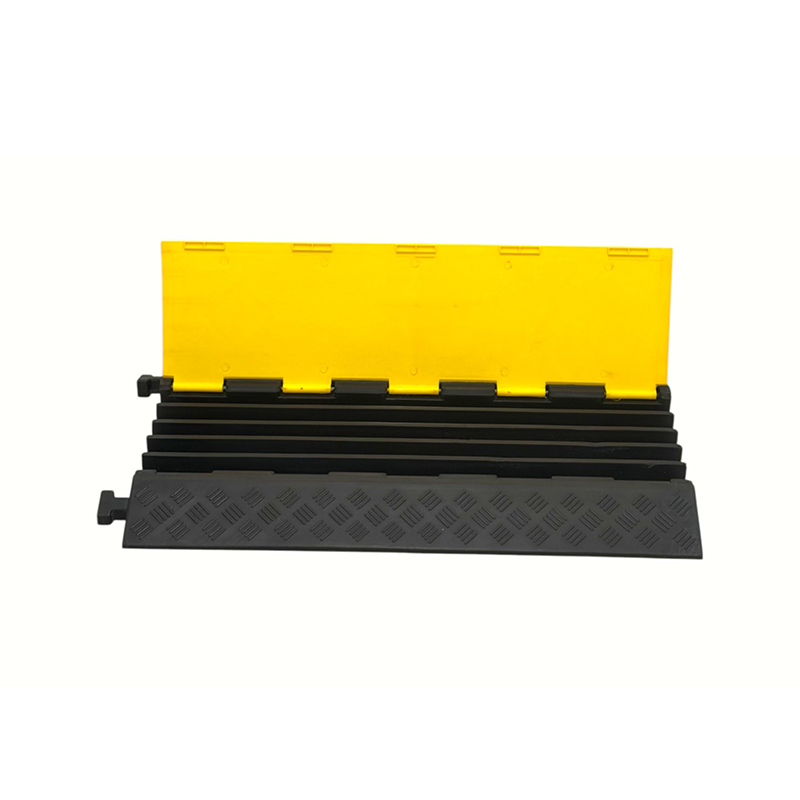 Gumová základna s vysokou nosností Pvc Flip Cover 5kanálový chránič kabelu pro velké zatížení