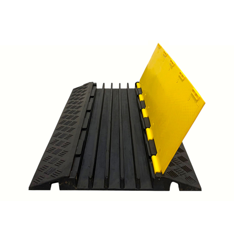 Gumová základna s vysokou nosností Pvc Flip Cover 5kanálový chránič kabelu pro velké zatížení